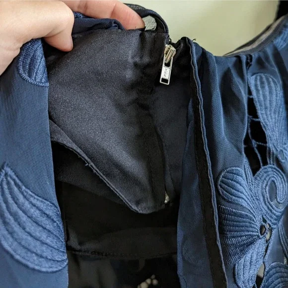 Revolve Lovers + Friends Life's a Beach Navy Blue Off Shoulder Top Womens Size M - Picture 8 of 10